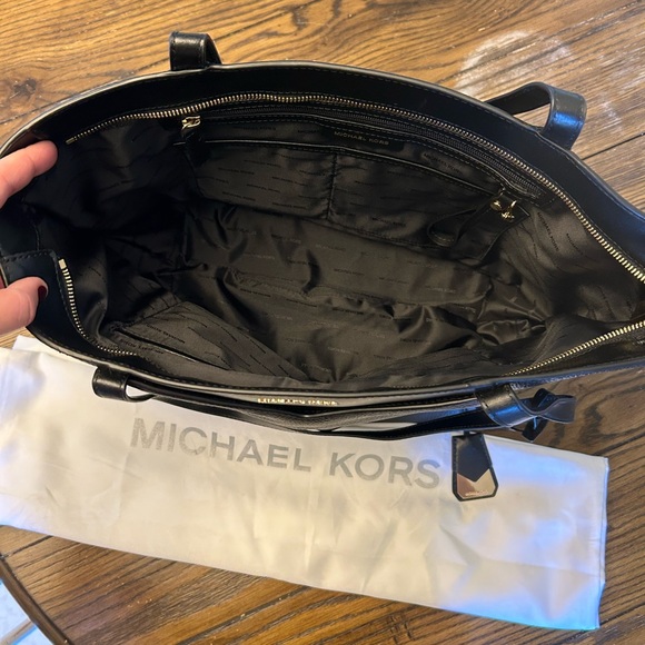 Michael Kors Whitney Large Tote - Picture 3 of 5